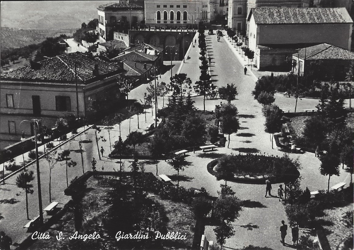 0046 CITTASANTANGELO GIARDINI PUBBLICI FRONTE